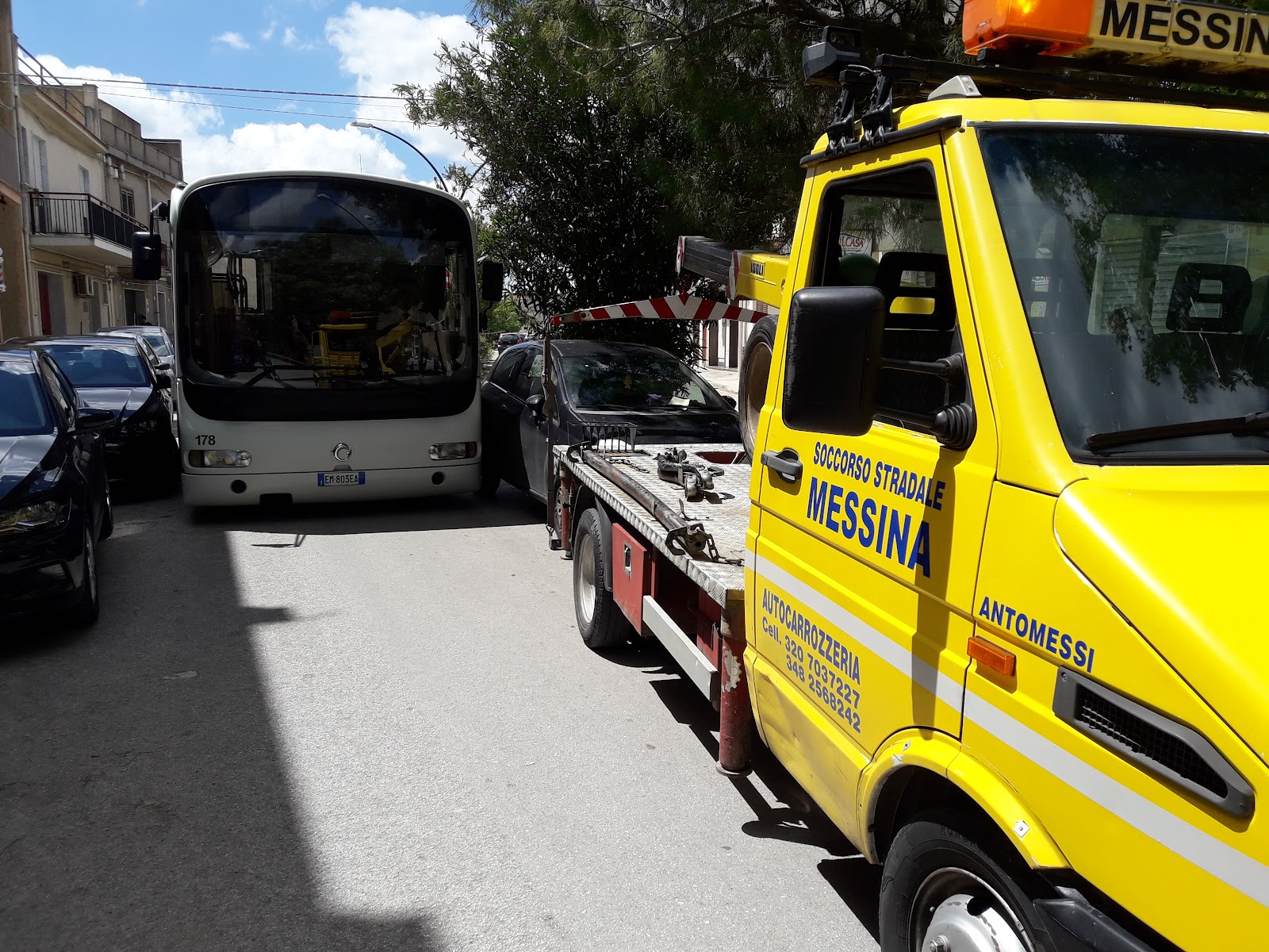 AUTOCARROZZERIA E SOCCORSO STRADALE GIOVANNI & FRANCESCO MESSINA SNC