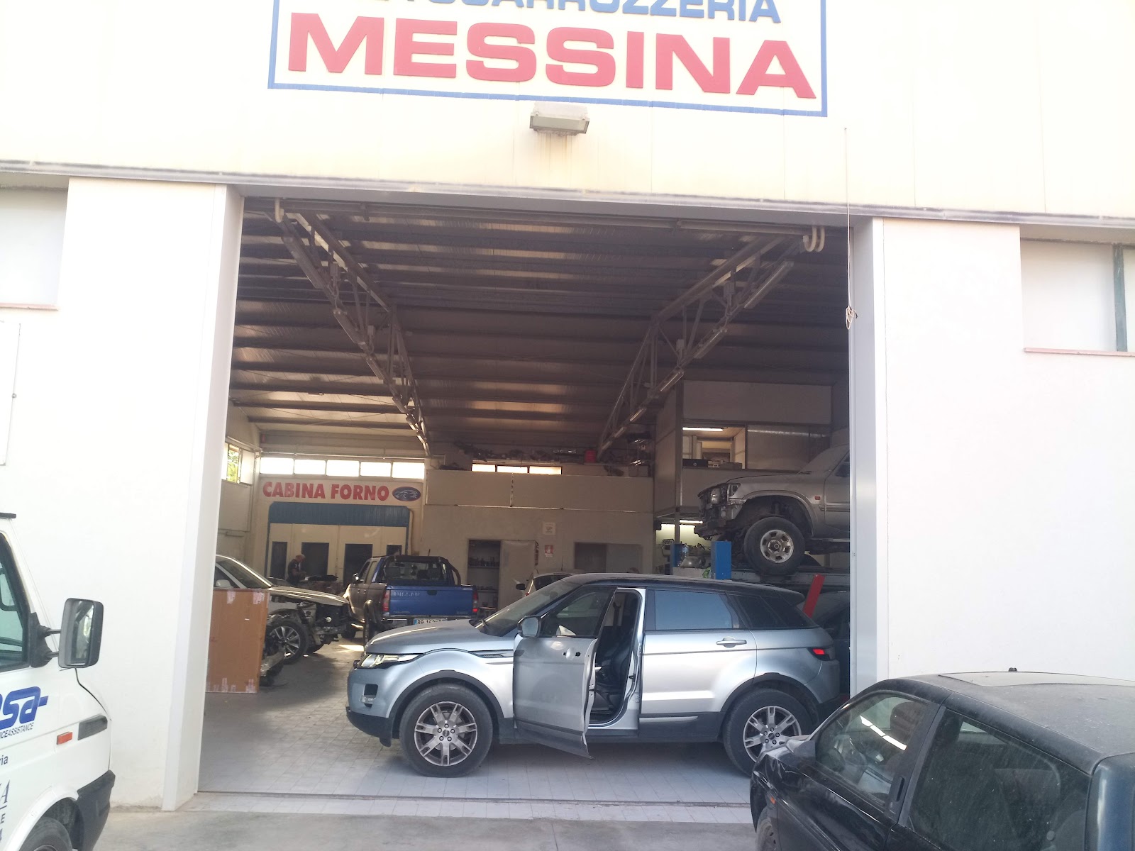 Autocarrozzeria E Soccorso Stradale Giovanni e Francesco Messina Snc