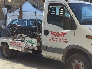 Soccorso Stradale Accaventiquattro di Salerno Francesco